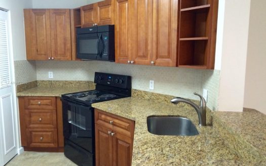 6292 NW 186th St, Hialeah, FL 33015