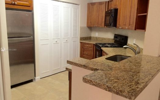 6292 NW 186th St, Hialeah, FL 33015