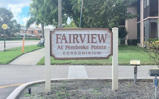 10461 NW 11th St, Pembroke Pines, FL 33026