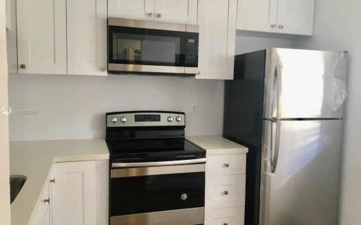 10461 NW 11th St, Pembroke Pines, FL 33026