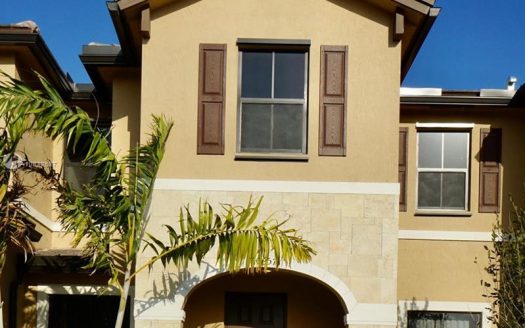 10657 W 32nd Ln, Hialeah, FL 33018