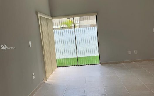 6793 SW 152nd Pl, Miami, FL 33193