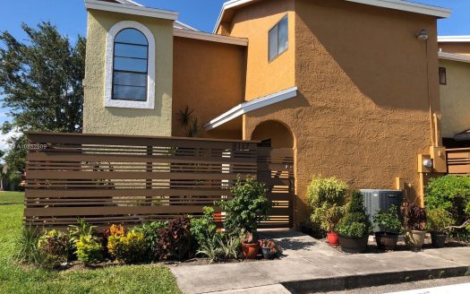8117 NW 71St, Ct #8117, Tamarac Fl 33321