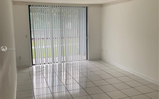 9440 Fontainebleau Blvd, Miami, FL 33172