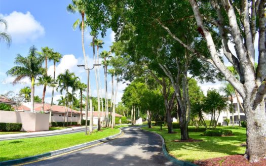 501 SW 158th Ter, Pembroke Pines, FL 33027