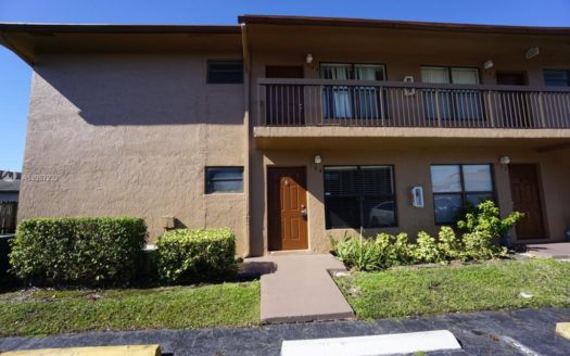 10047 Winding Lake Rd, Sunrise, FL 33351