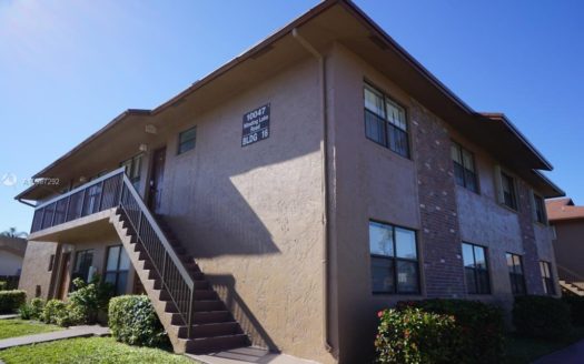 10047 Winding Lake Rd, Sunrise, FL 33351