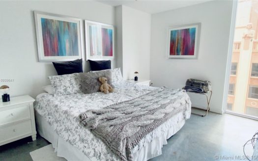 151 SE 1st St, Miami, FL 33131
