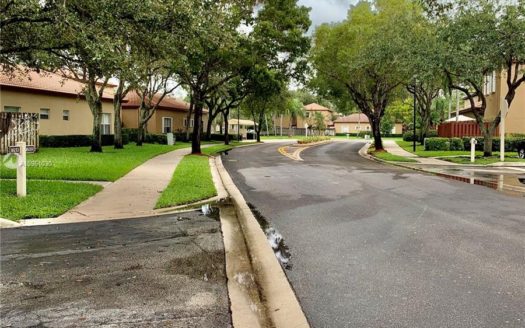 16127 Emerald Cove Rd, Weston, FL 33331