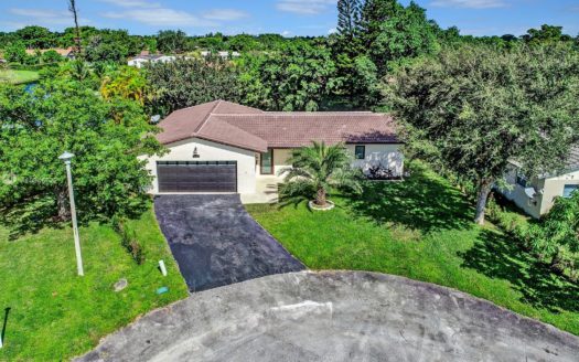 7609 NW 40th Ct, Coral Springs, FL 33065