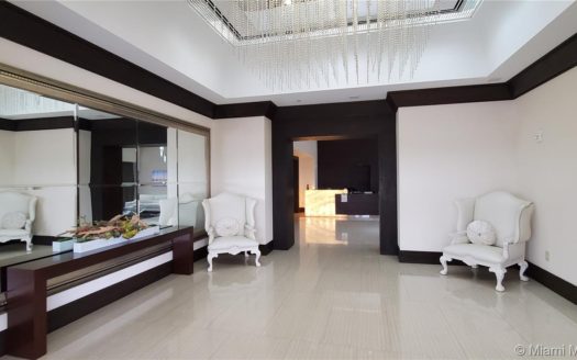 16485 Collins Ave, Sunny Isles Beach, FL 33160