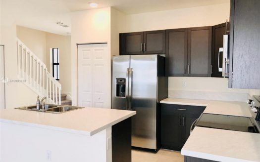 10919 W 33rd Ln, Hialeah, FL 33018