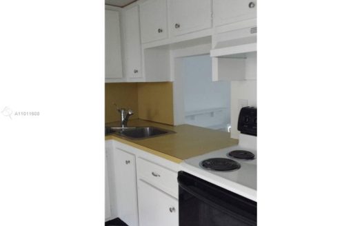 6161 NW 57th Ct, Tamarac, FL 33319