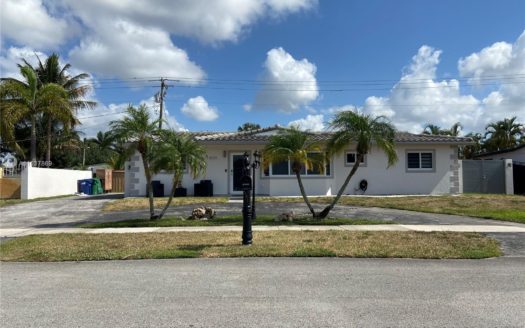 8325 NW 171st St, Hialeah, FL 33015