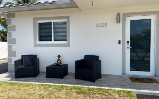 8325 NW 171st St, Hialeah, FL 33015