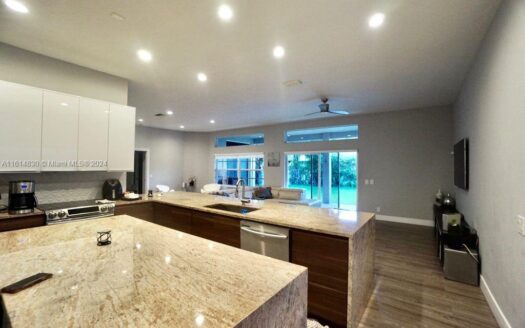 4313 Fox Holw #4313,  Weston, FL 33331-4002