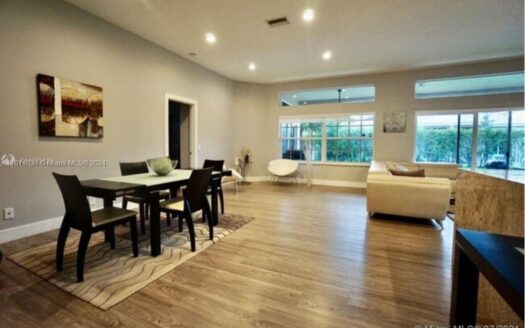 4313 Fox Holw #4313,  Weston, FL 33331-4002