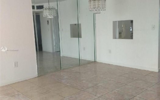 8345 Sunrise Lakes Blvd, Sunrise, FL 33322