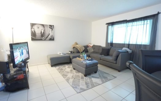 7655 NW 42nd Pl, Sunrise, FL 33351