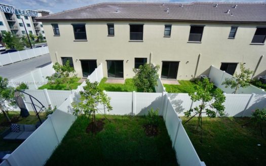 3429 W 111 Place, Hialeah, FL 33018