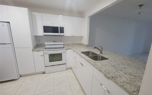 100 NW 76 AV #302 Plantation, FL 33024
