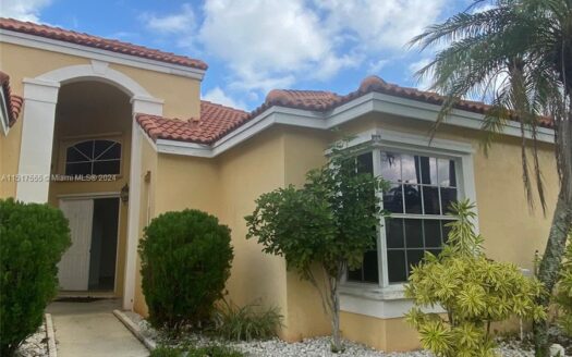 325 Somerset Way,  Weston, FL 33326-2985