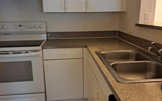 5035 Wiles Rd #101,  Coconut Creek, FL 33073-4208