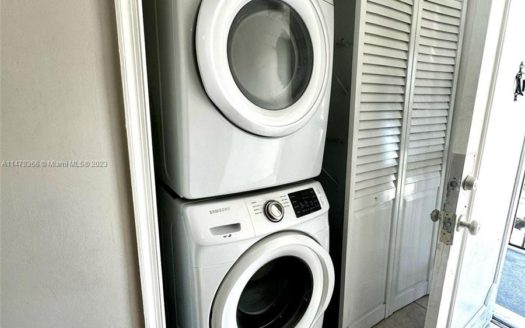 4291  NW  9TH  AVE UNIT#202 Deerfield Beach, FL 33064