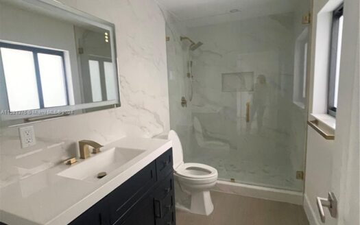 8910 Nw 23rd St #N/A,  Pembroke Pines, FL 33024-3221