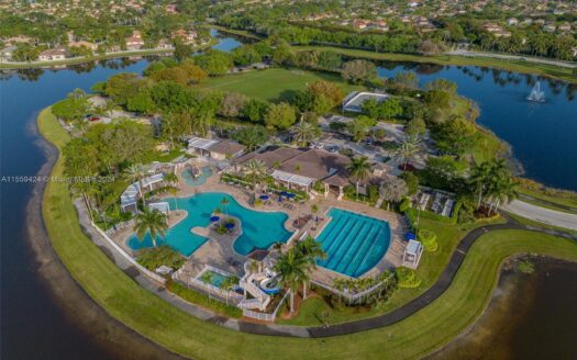 1255 Skylark Dr,  Weston, FL 33327-2380
