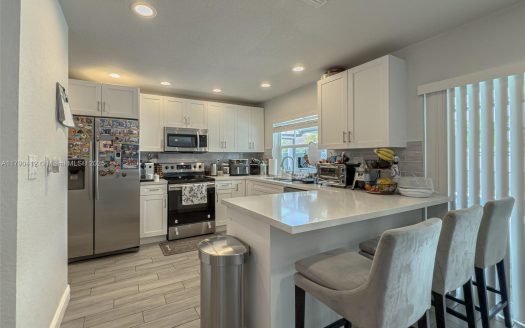 1260 NW 112th Way Coral Springs, FL 33071