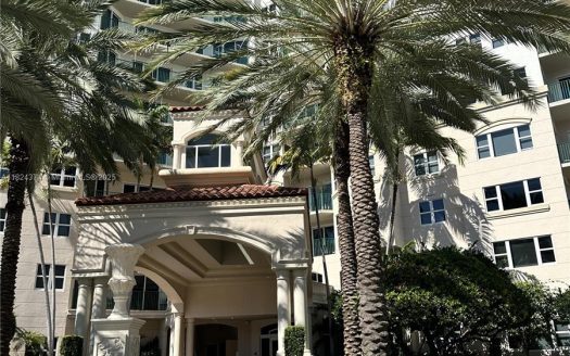 19900 E Country Club Dr #1218 Aventura, FL 33180