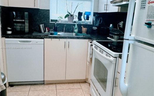 8500 Sunrise Lakes Blvd #104 Sunrise, FL 33322