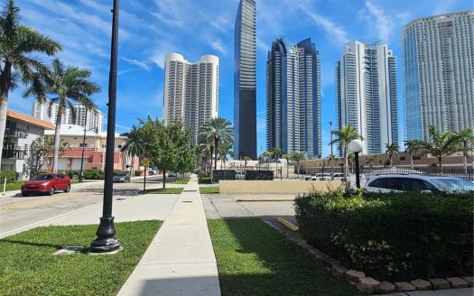 200 172nd St #102 Sunny Isles Beach, FL 33160