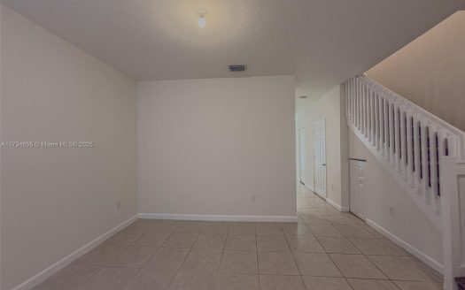 10629 W 32nd Ln Miami Lakes, FL 33018