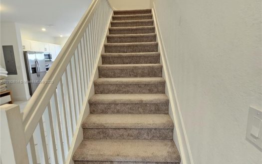 813 NE 211th St Miami, FL 33179