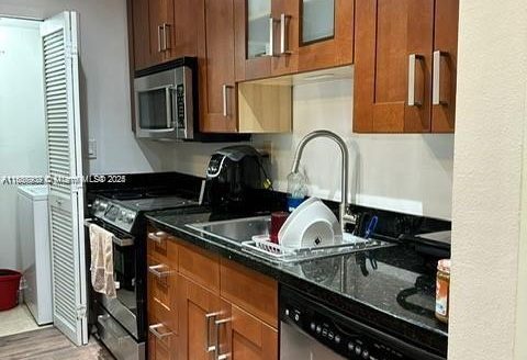 230 Lakeview Dr #109 Weston, FL 33326