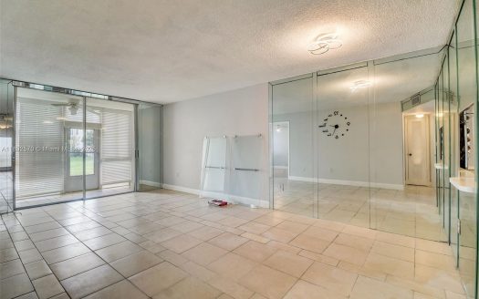 9001 Sunrise Lakes Blvd #109 Sunrise