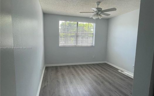 8100 Sunrise Lakes Blvd #208 Sunrise, FL 33322