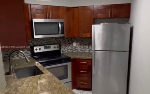 212 Lake Pointe Dr #106 Oakland Park, FL 33309