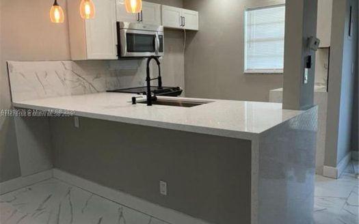 5102 NW 36th St #605 Lauderdale Lakes, FL 33319