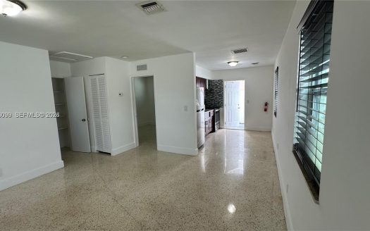 514 NE 4th Ave #514 Hallandale Beach, FL 33009