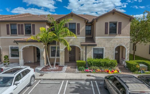 10629 W 32nd Ln Hialeah, FL 33018