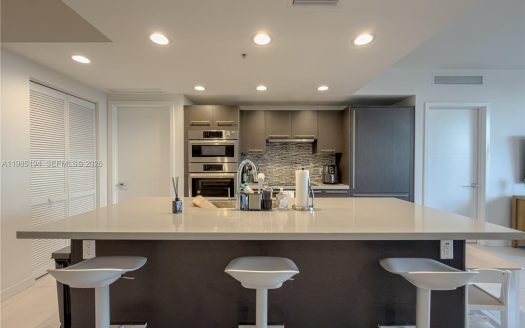 7825 NW 107th Ave #301 Doral, FL 33178