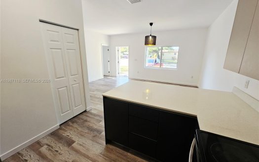 127 NE 184th Ter #127 Miami, FL 33179