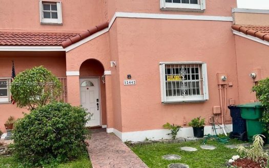12442 NW 7th Ln #12442 Miami, FL 33182
