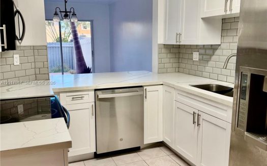 12442 NW 7th Ln #12442 Miami, FL 33182
