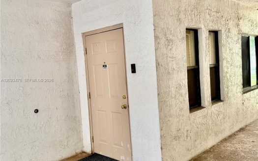 4725 SW 62nd Ave #104 Davie, FL 33314