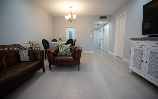 251 Berkley Rd #209 Hollywood, FL 33024