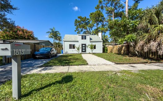 1813 SW 10th St Fort Lauderdale, FL 33312